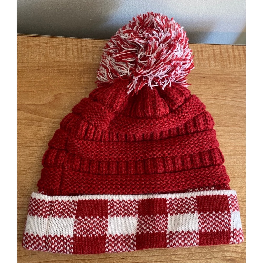 CC Exclusives Red White Buffalo Plaid Cable Knit Pom Beanie Hat Womens